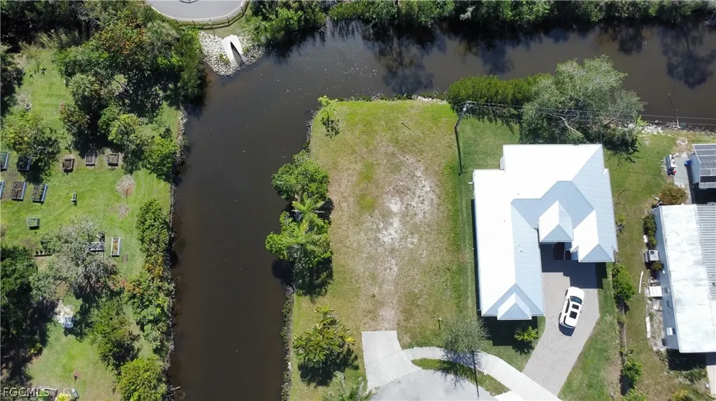 3260 Lunar Street Naples FL 34112