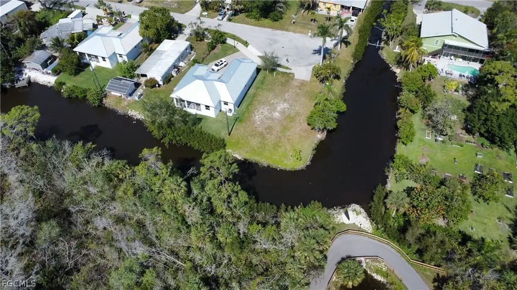 3260 Lunar Street Naples FL 34112