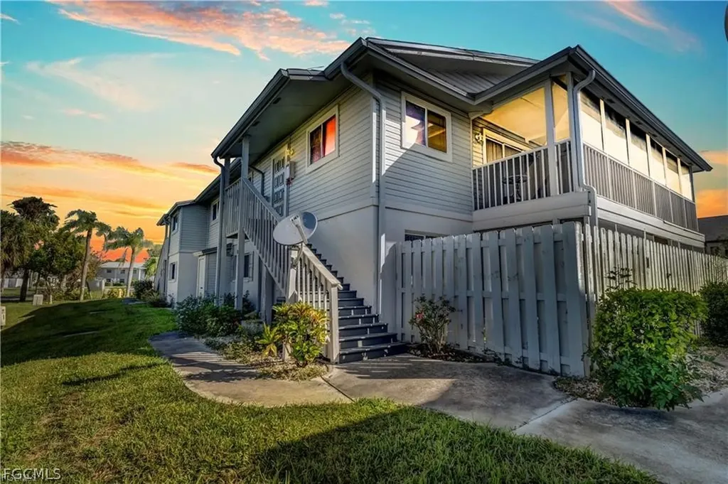 5761 Foxlake Drive North Fort Myers FL 33917