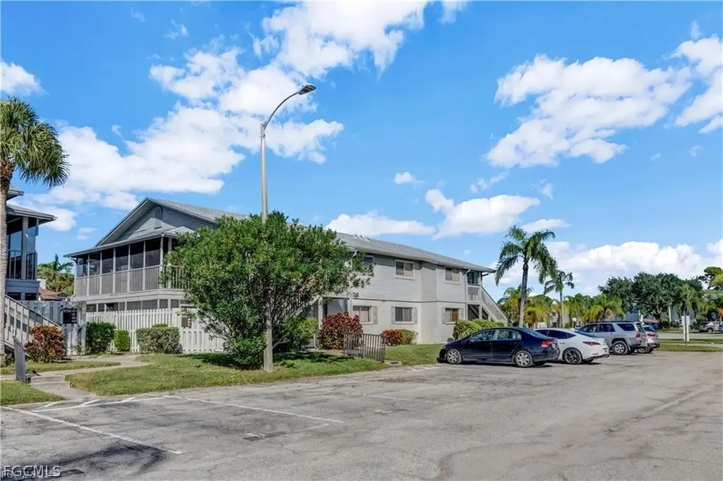5761 Foxlake Drive North Fort Myers FL 33917