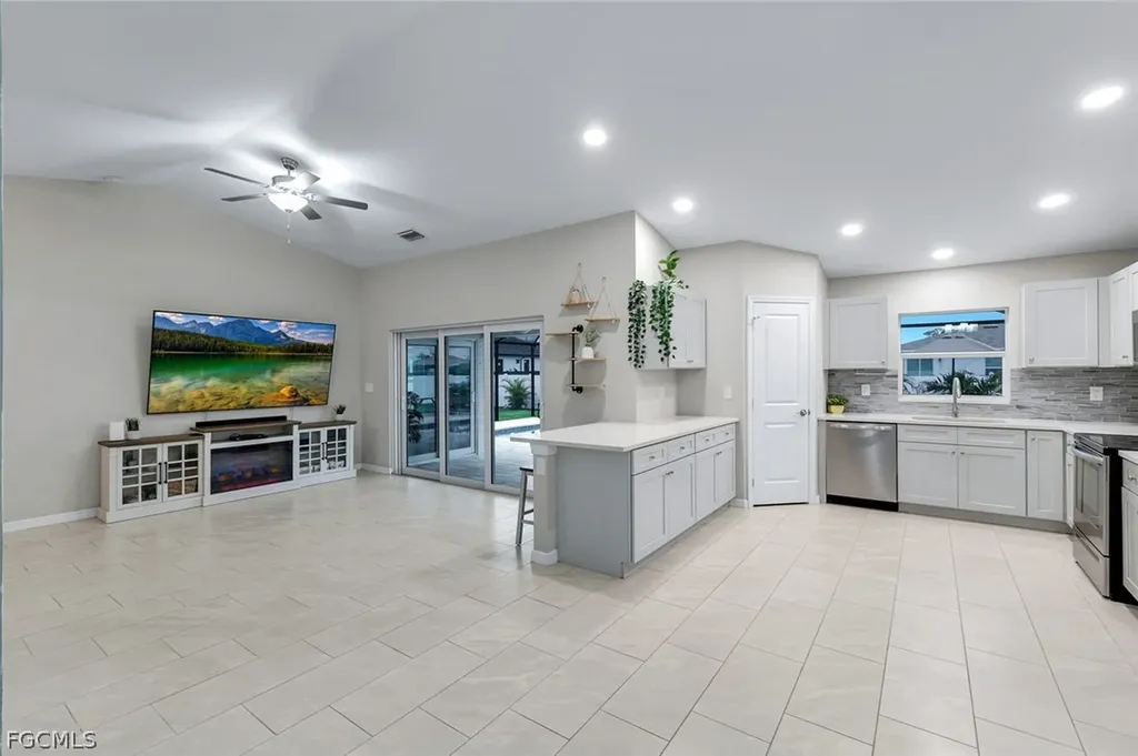 2013 NW Juanita Place Cape Coral FL 33993