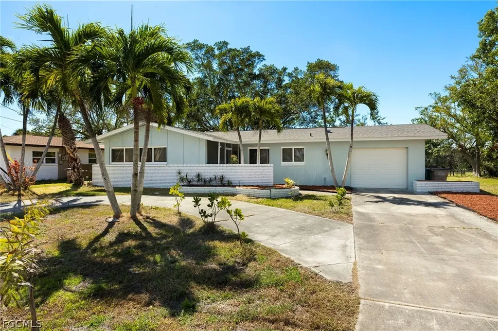 5738 SW 1st Court Cape Coral FL 33914