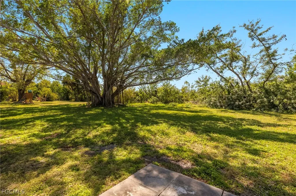 5738 SW 1st Court Cape Coral FL 33914