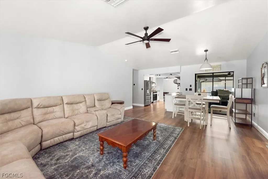 1702 SE 5th Court Cape Coral FL 33990