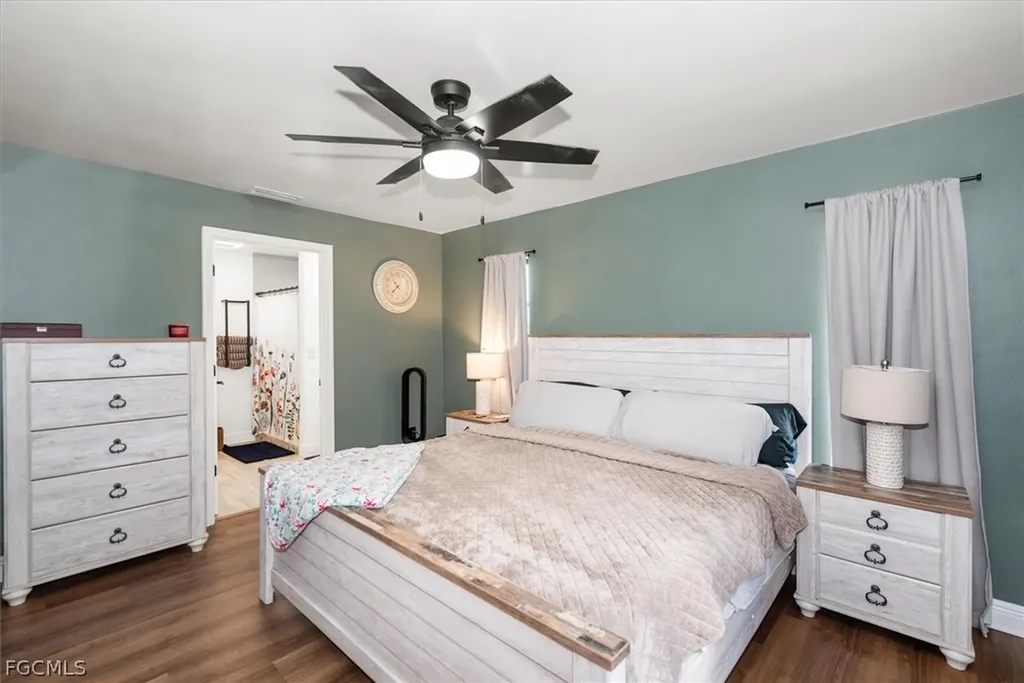 1702 SE 5th Court Cape Coral FL 33990