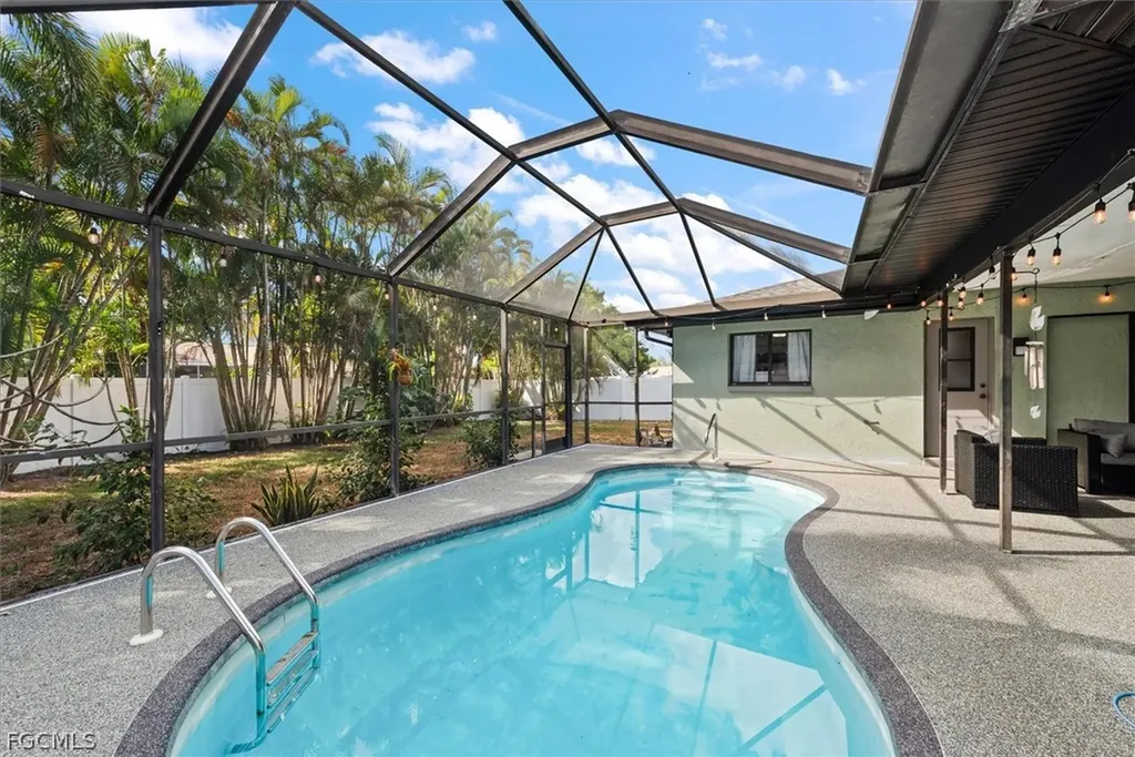 1702 SE 5th Court Cape Coral FL 33990