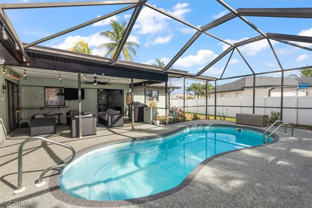 1702 SE 5th Court Cape Coral FL 33990