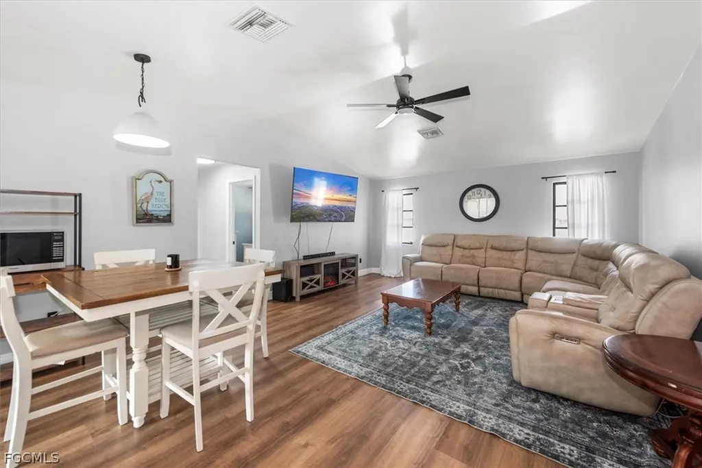1702 SE 5th Court Cape Coral FL 33990