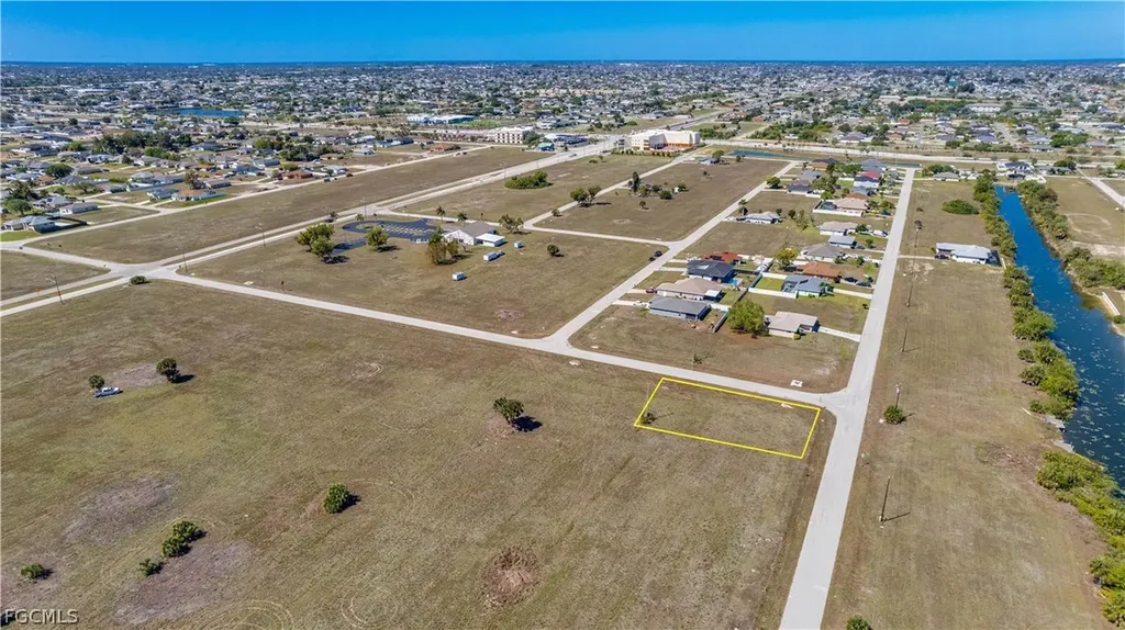 1902 NE 17th Terrace Cape Coral FL 33909