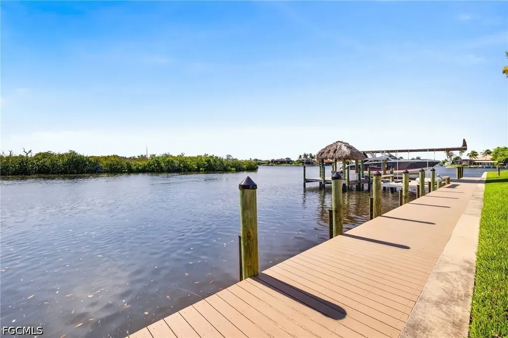 872 W Cape Estates Circle Cape Coral FL 33993