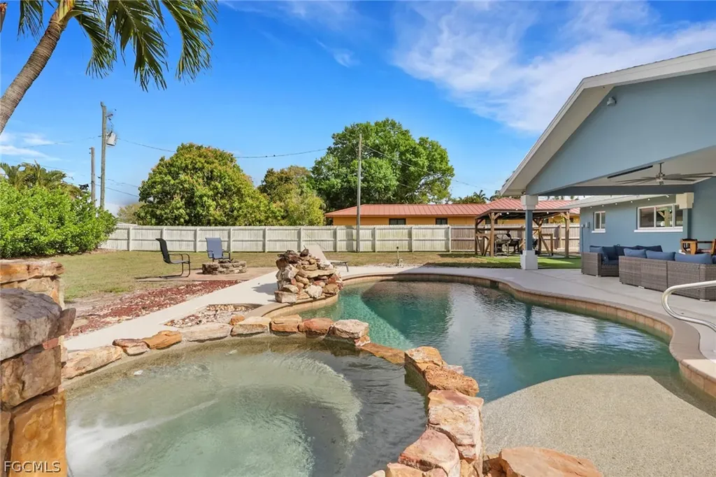 549 Peck Avenue Fort Myers FL 33919