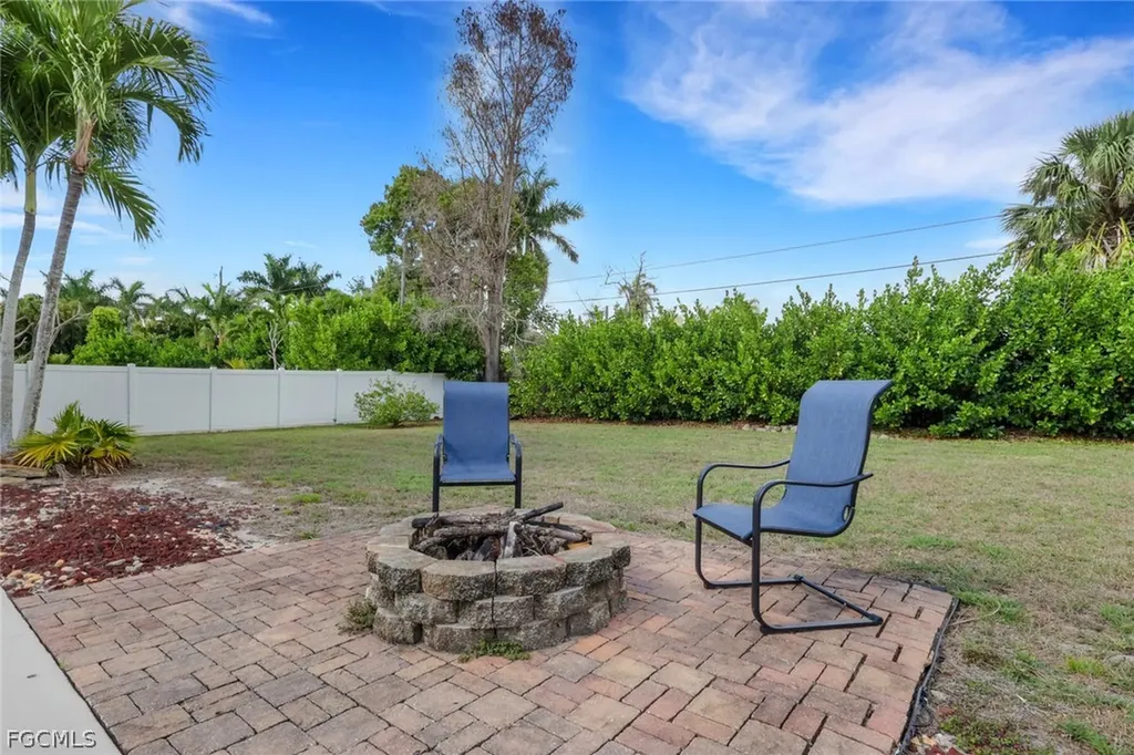 549 Peck Avenue Fort Myers FL 33919