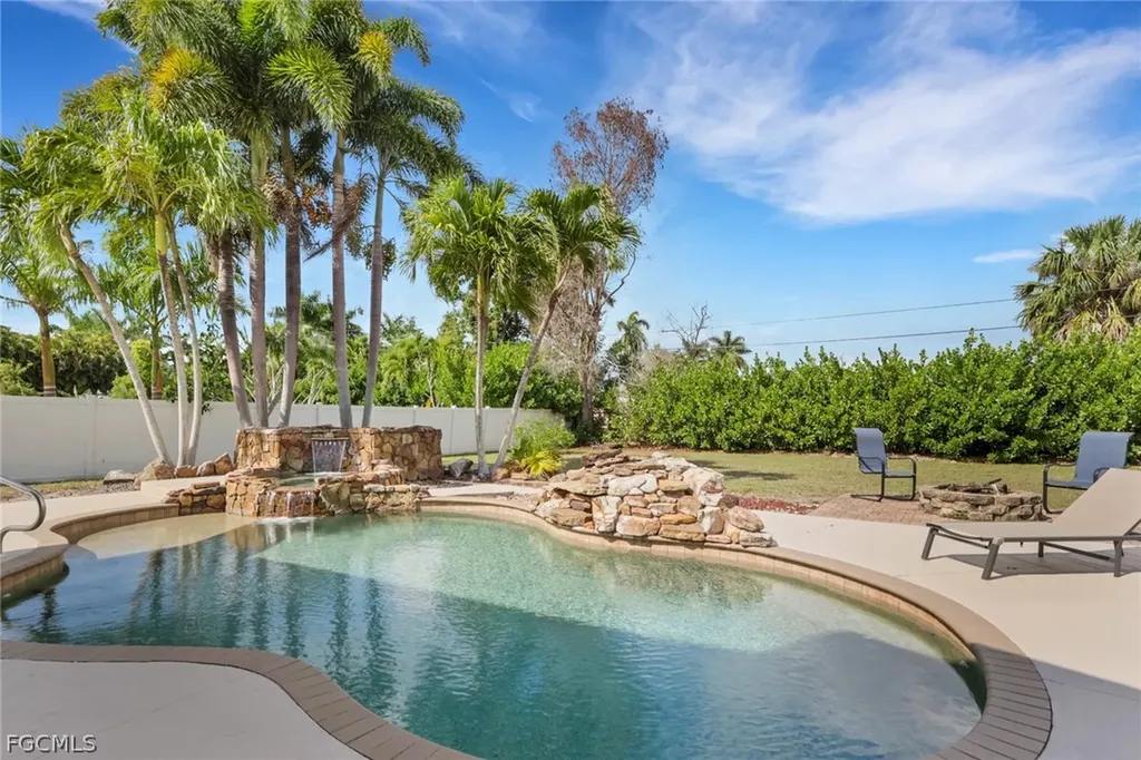 549 Peck Avenue Fort Myers FL 33919