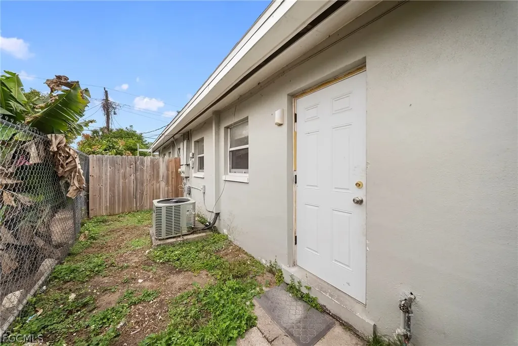 5458 5th Avenue Fort Myers FL 33907