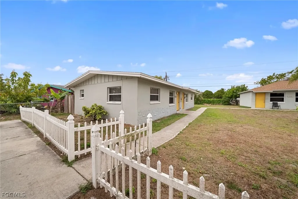 5458 5th Avenue Fort Myers FL 33907