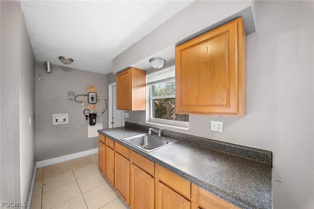 5458 5th Avenue Fort Myers FL 33907