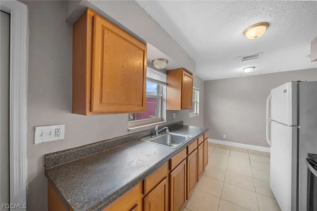 5458 5th Avenue Fort Myers FL 33907