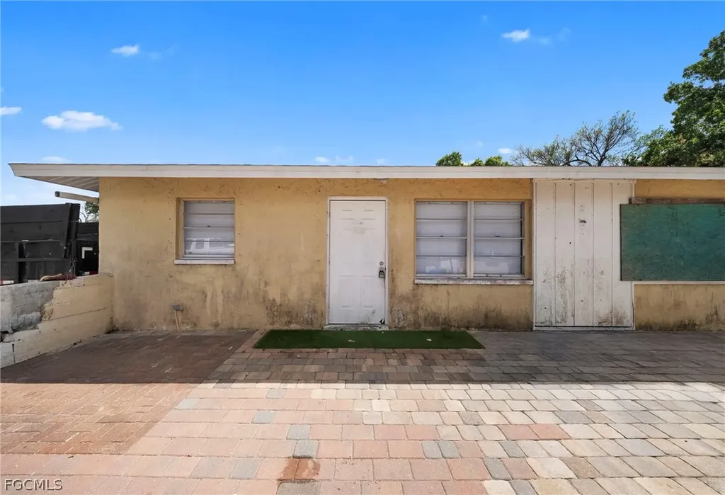 464 Carolina Avenue Fort Myers FL 33905