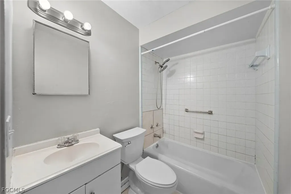 464 Carolina Avenue Fort Myers FL 33905