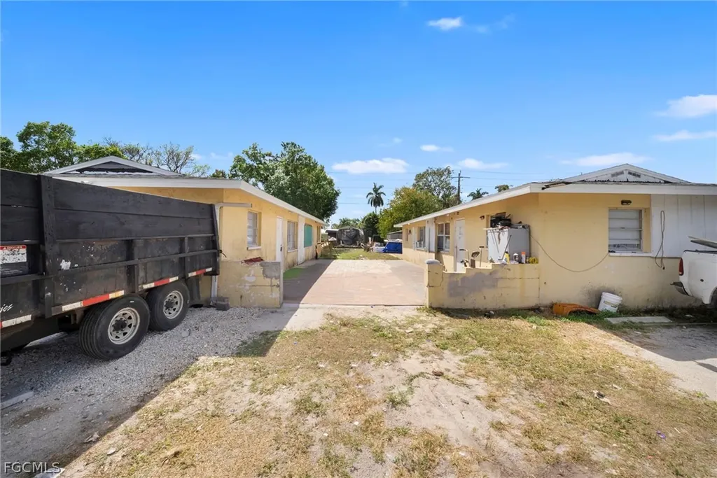 464 Carolina Avenue Fort Myers FL 33905
