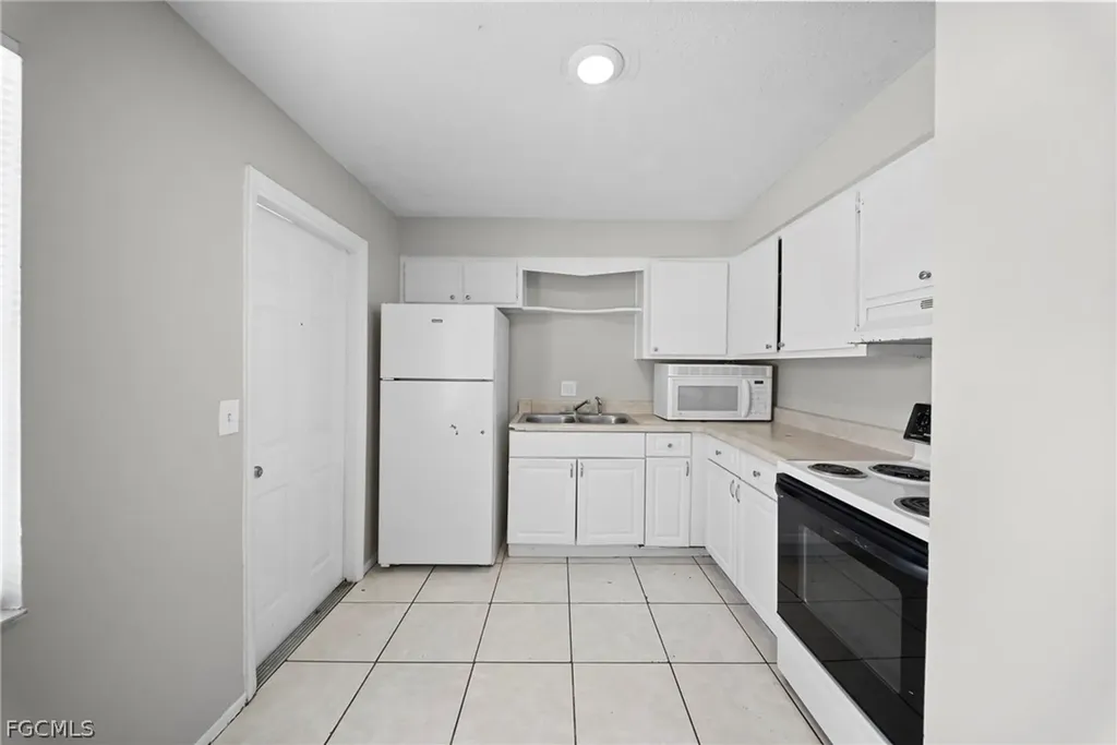464 Carolina Avenue Fort Myers FL 33905