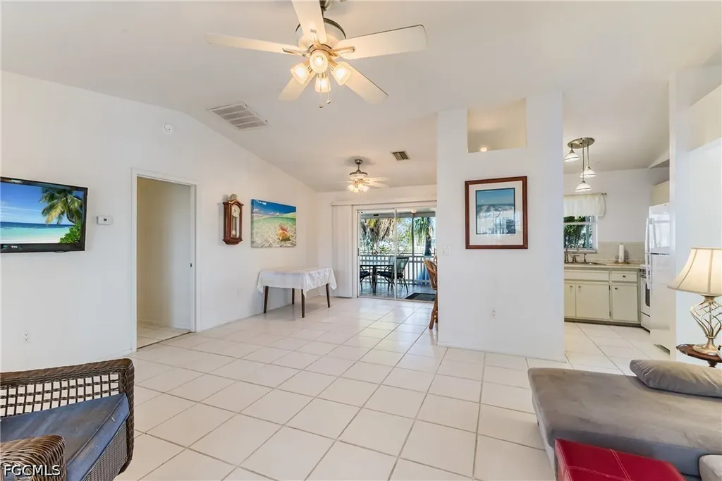 315 NW 7th Terrace Cape Coral FL 33993