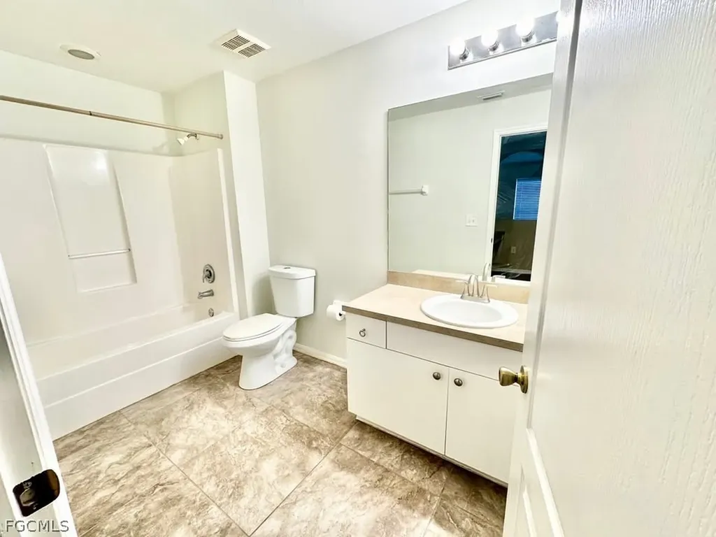 2453 NW 8th Terrace Cape Coral FL 33993
