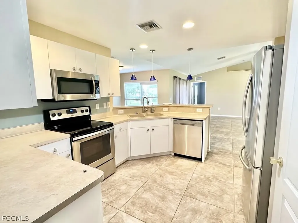 2453 NW 8th Terrace Cape Coral FL 33993