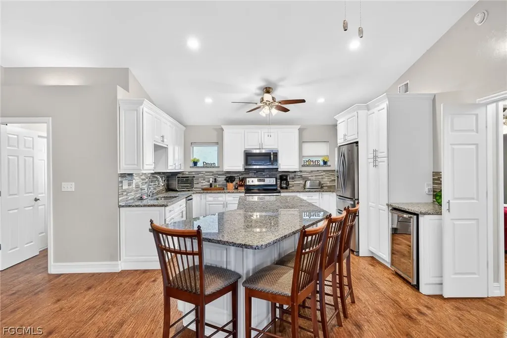 432 NE 18th Avenue Cape Coral FL 33909
