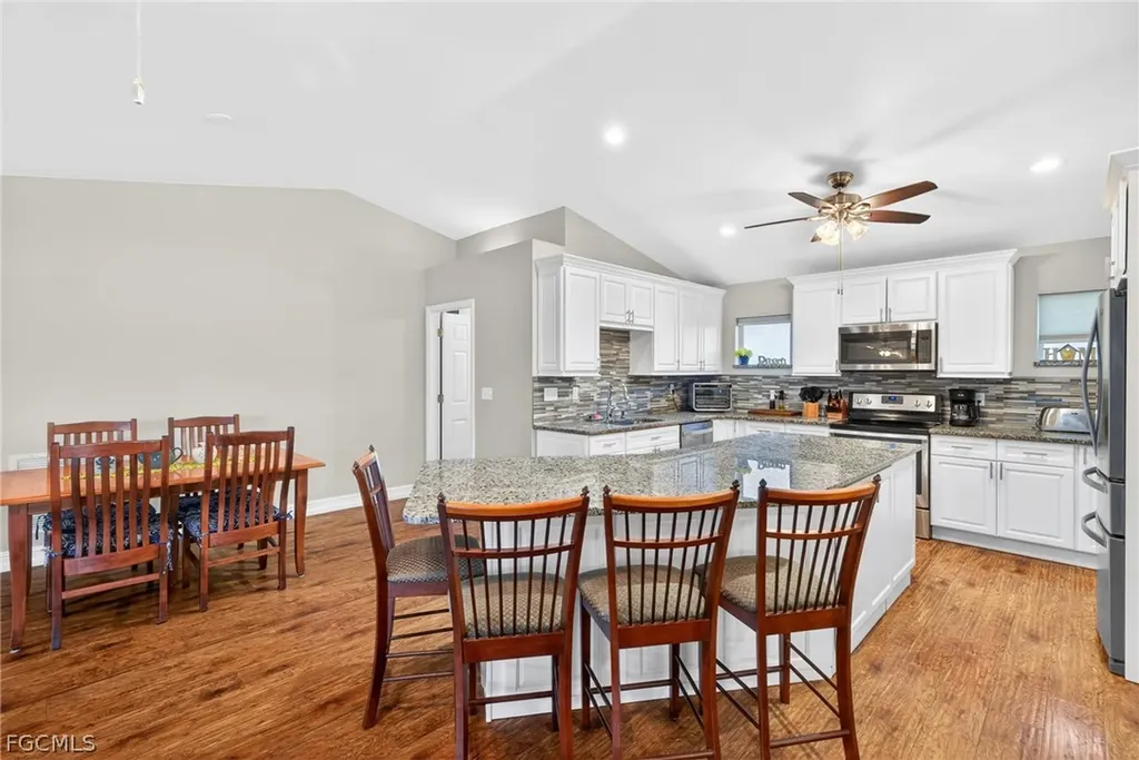 432 NE 18th Avenue Cape Coral FL 33909