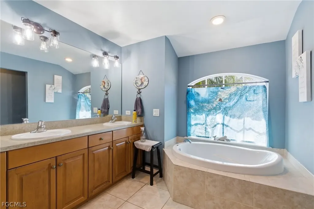 3941 NW 42nd Lane Cape Coral FL 33993