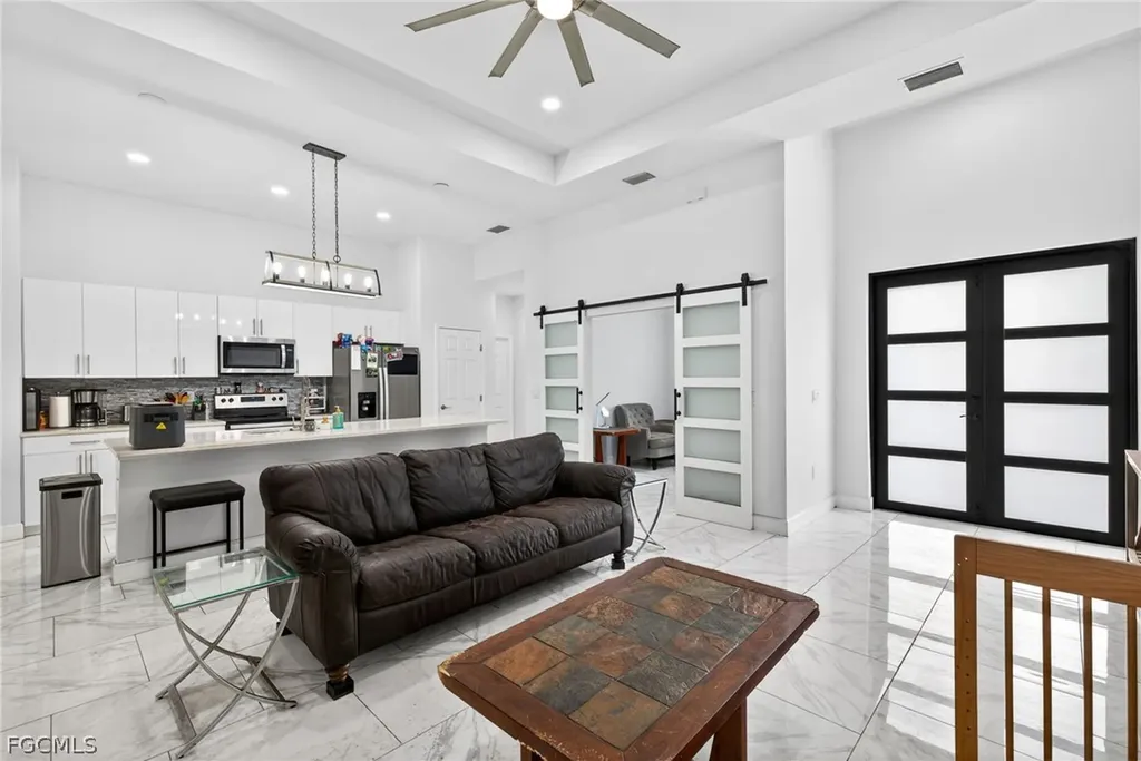 1137 NE 4th Avenue Cape Coral FL 33909