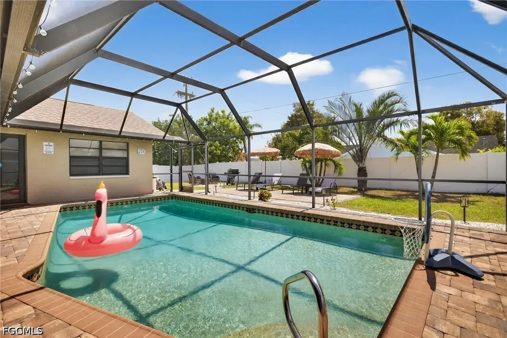 402 SW 37th Lane Cape Coral FL 33914