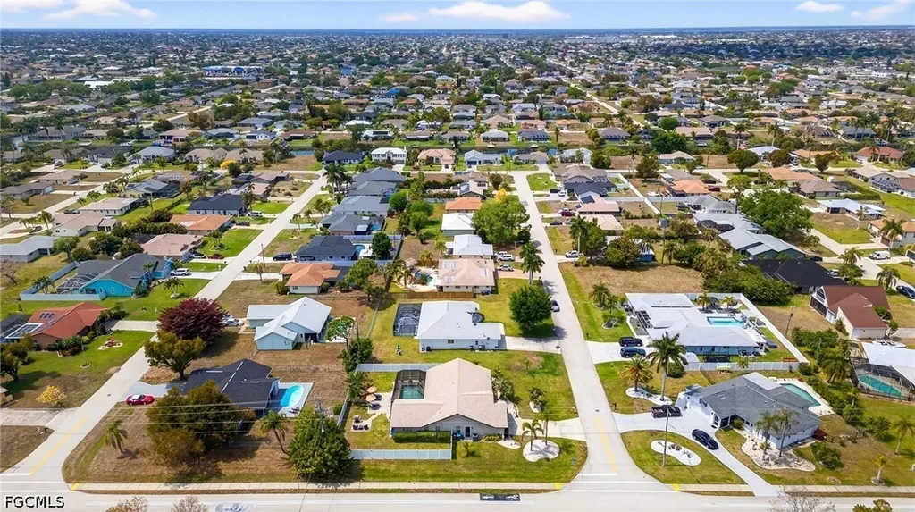 402 SW 37th Lane Cape Coral FL 33914