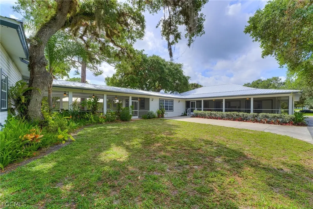 1270 Riverbend Drive Labelle FL 33935