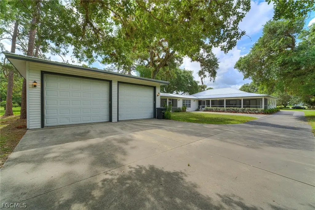1270 Riverbend Drive Labelle FL 33935