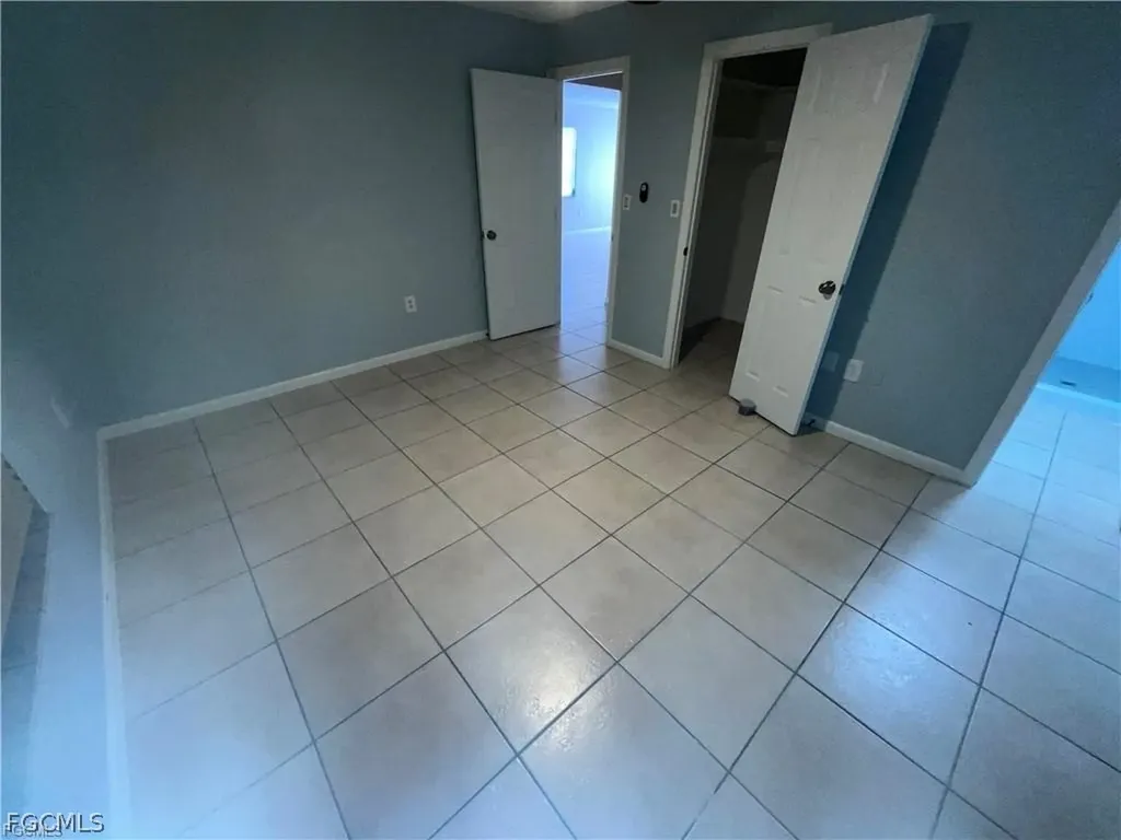 610 SE 13th Court Cape Coral FL 33990