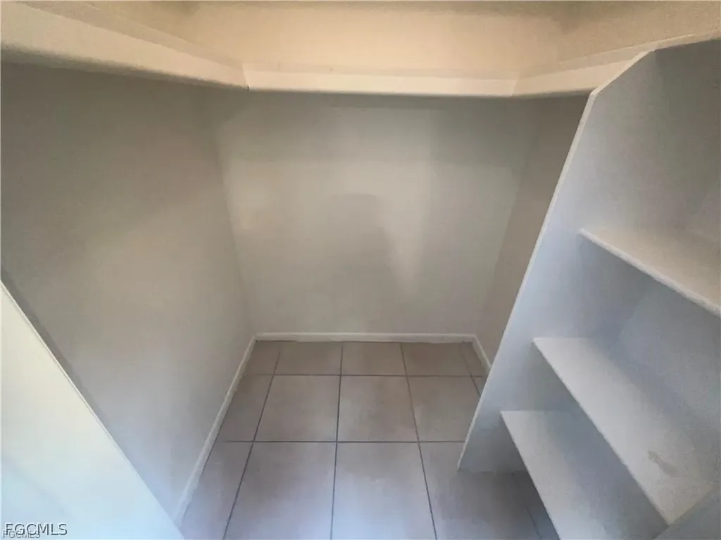610 SE 13th Court Cape Coral FL 33990