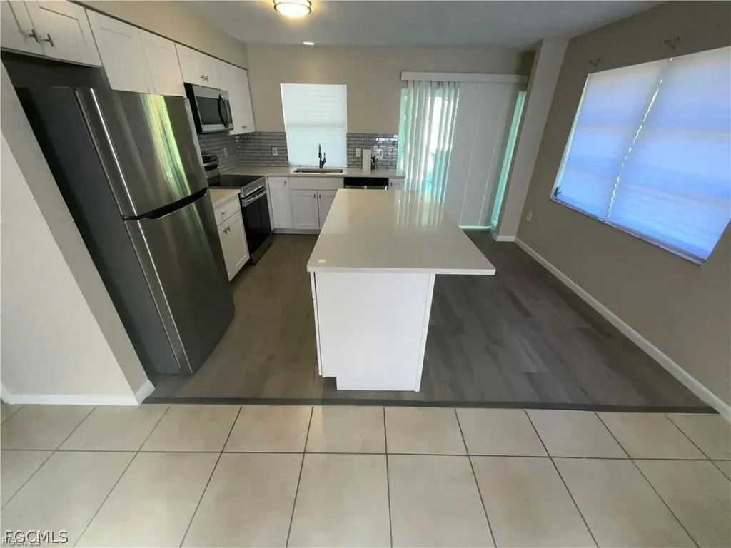 610 SE 13th Court Cape Coral FL 33990