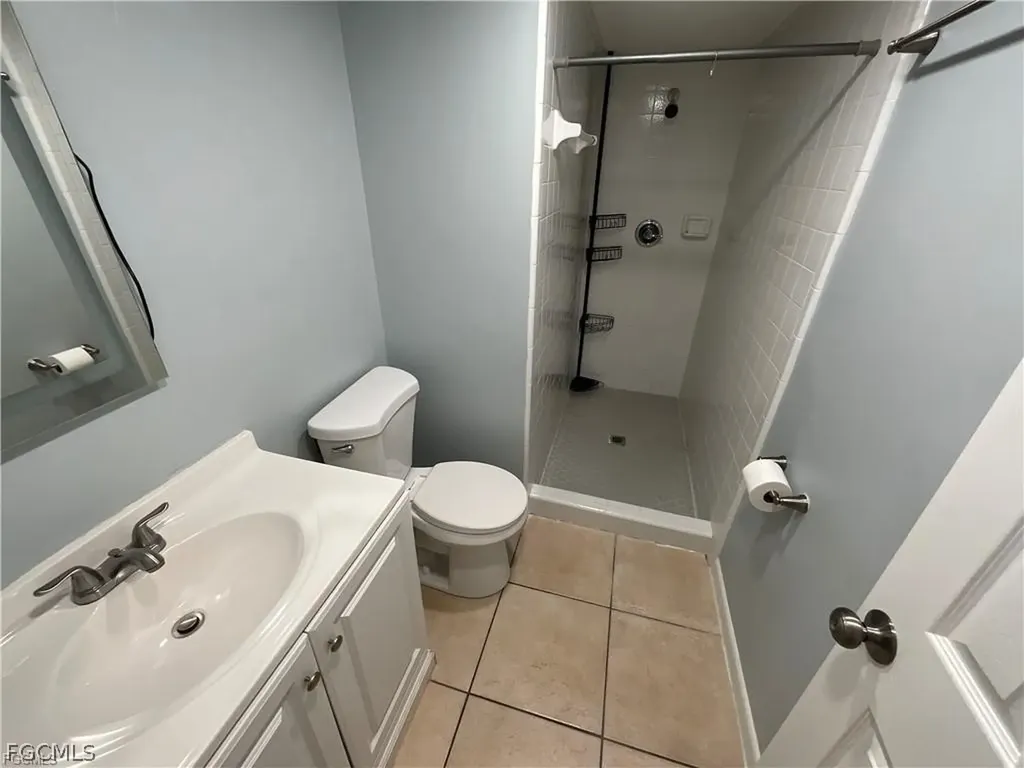 610 SE 13th Court Cape Coral FL 33990