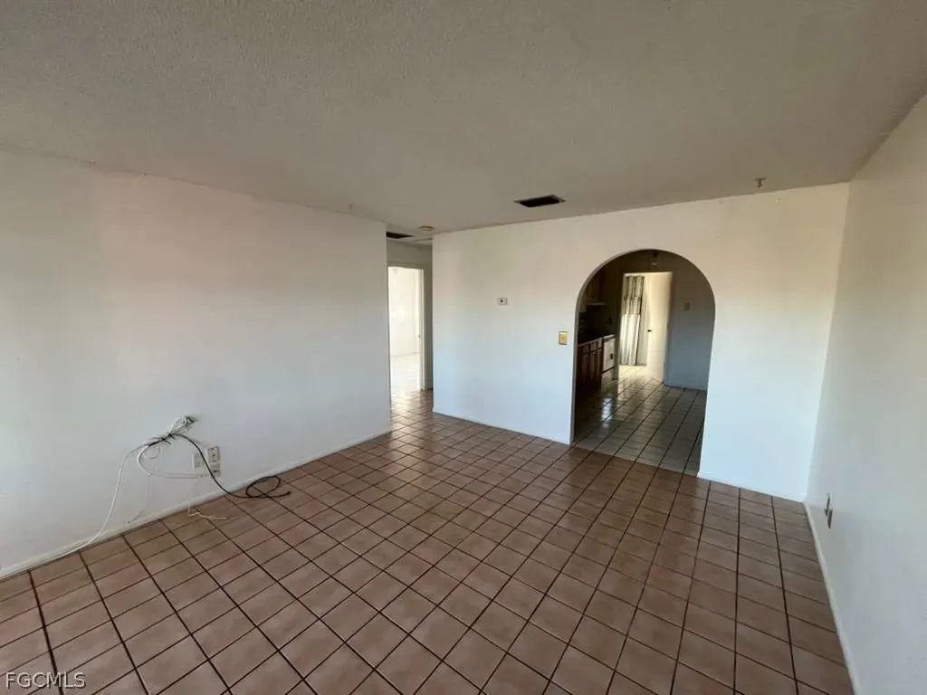 708 SE 8th Street Cape Coral FL 33990