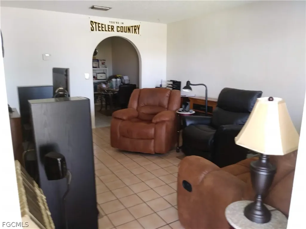 708 SE 8th Street Cape Coral FL 33990