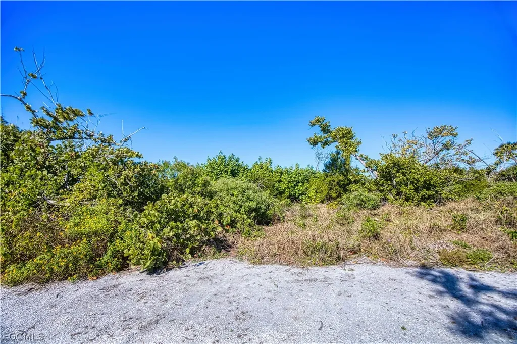 2605 W Gulf Drive Sanibel FL 33957