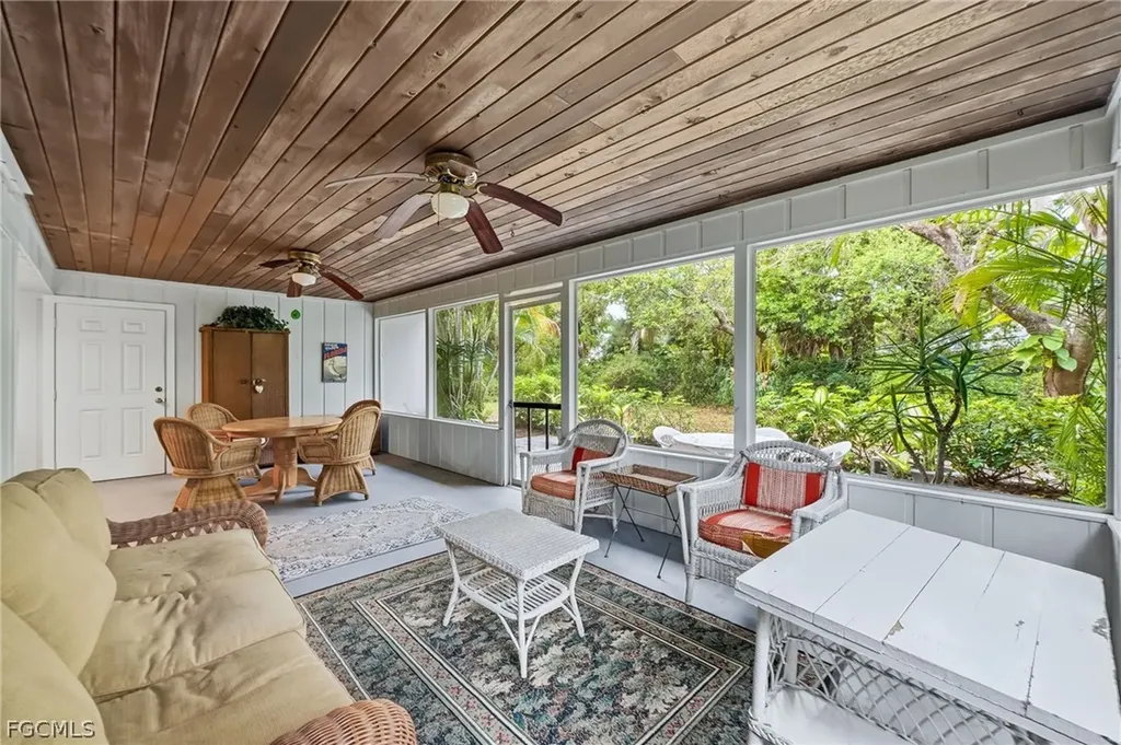 2924 Gladiola Street Fort Myers FL 33901