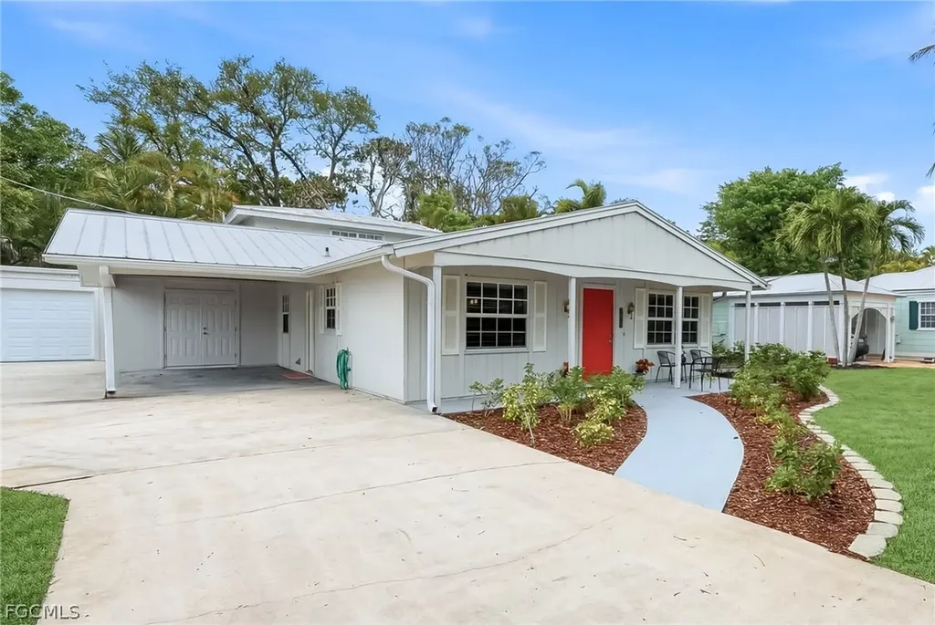 2924 Gladiola Street Fort Myers FL 33901