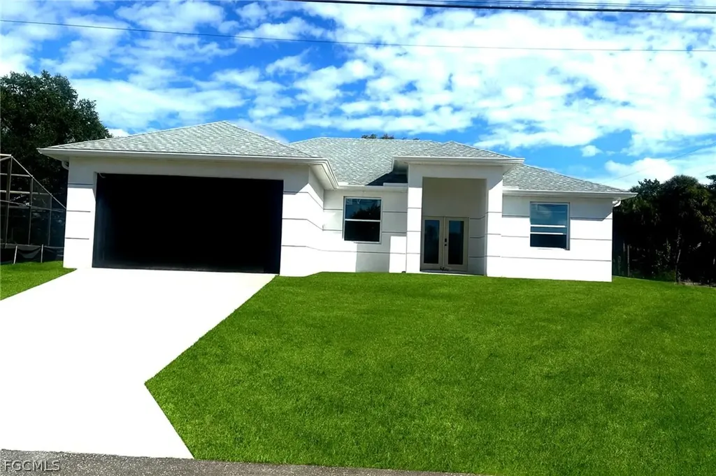 2524 Lakeview Drive Lehigh Acres FL 33936