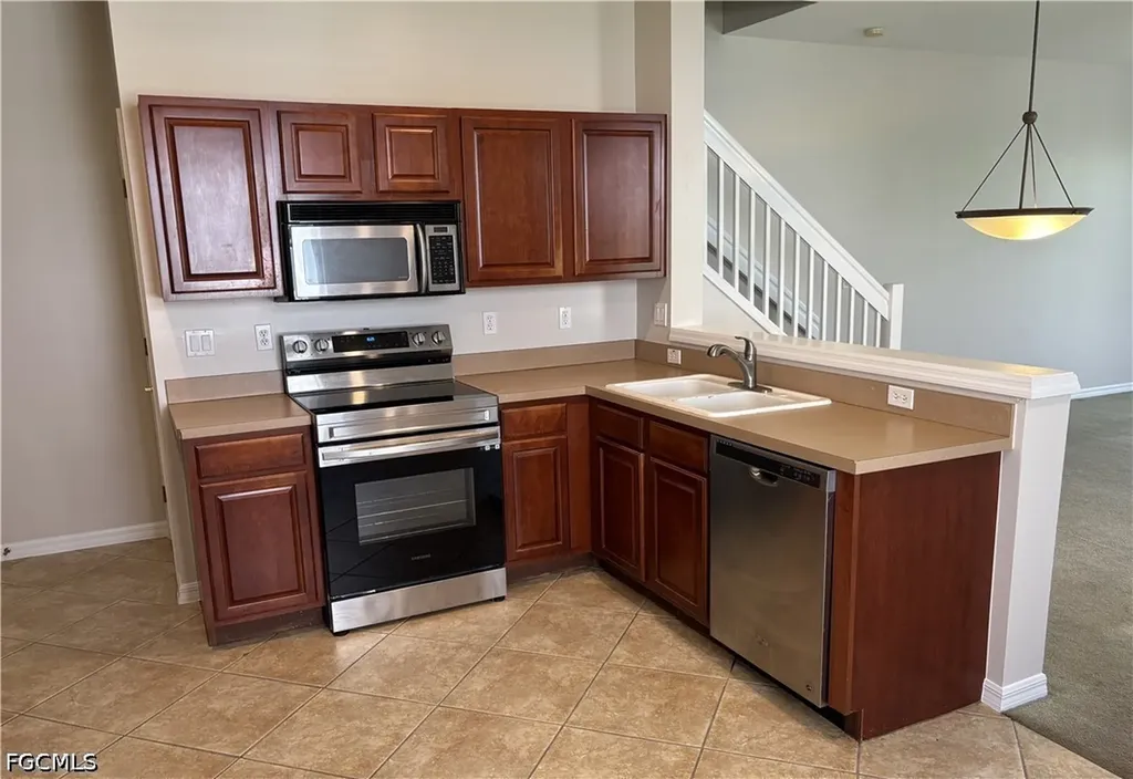 8290 Village Edge Circle Fort Myers FL 33919