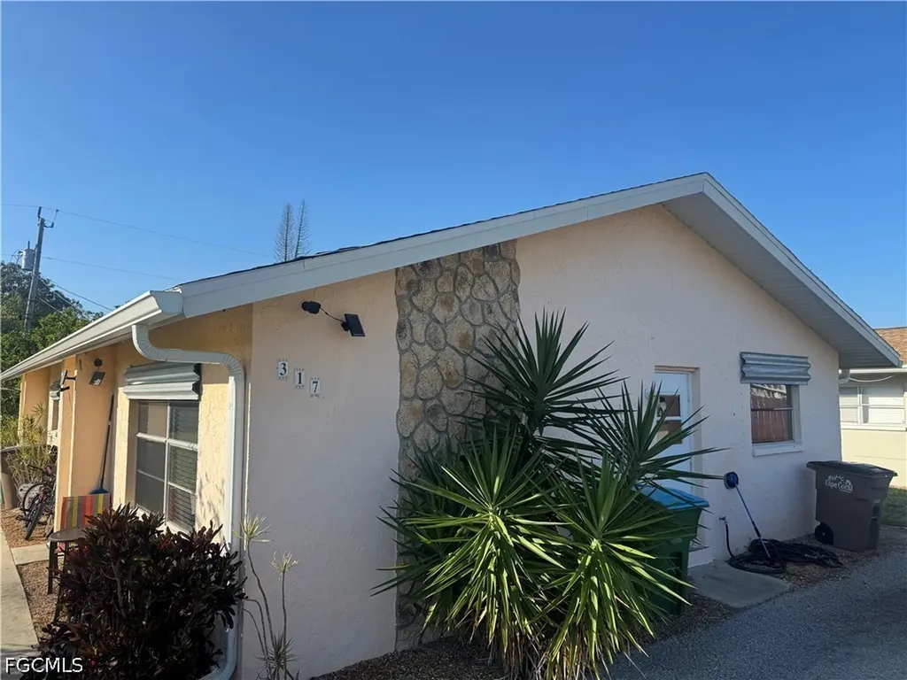 317 Tudor Drive Cape Coral FL 33904