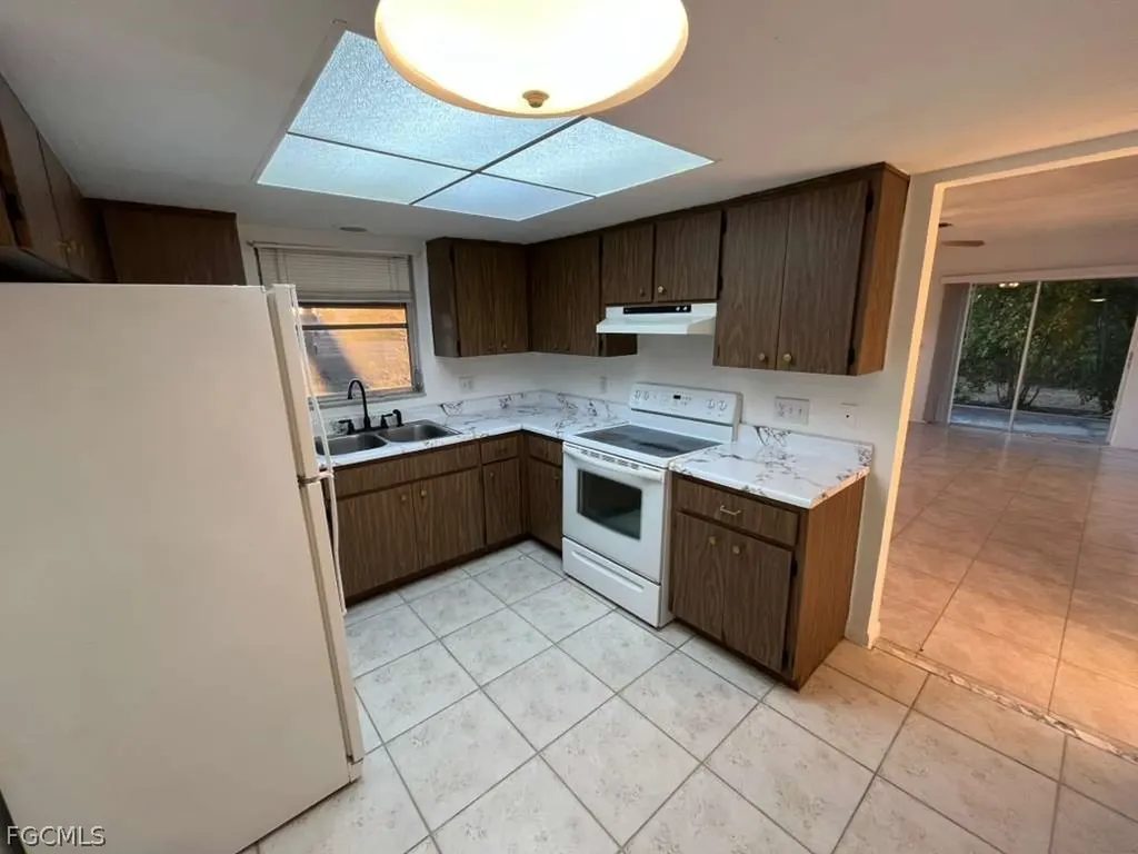 317 Tudor Drive Cape Coral FL 33904