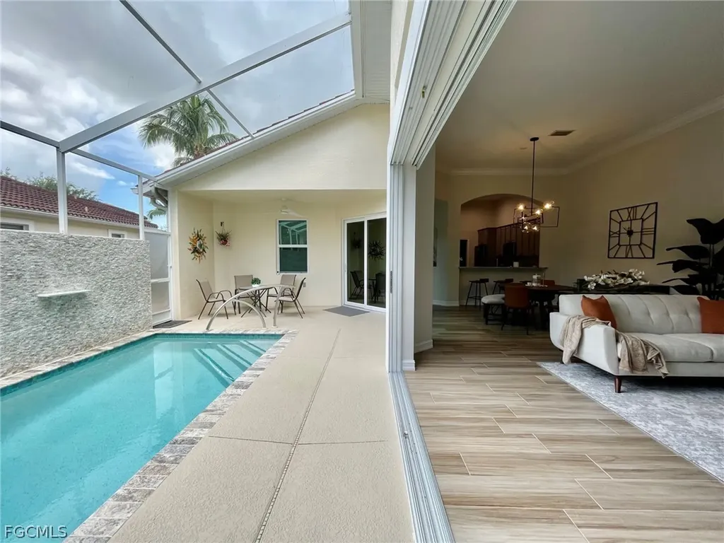 1628 Cayman Court Naples FL 34119